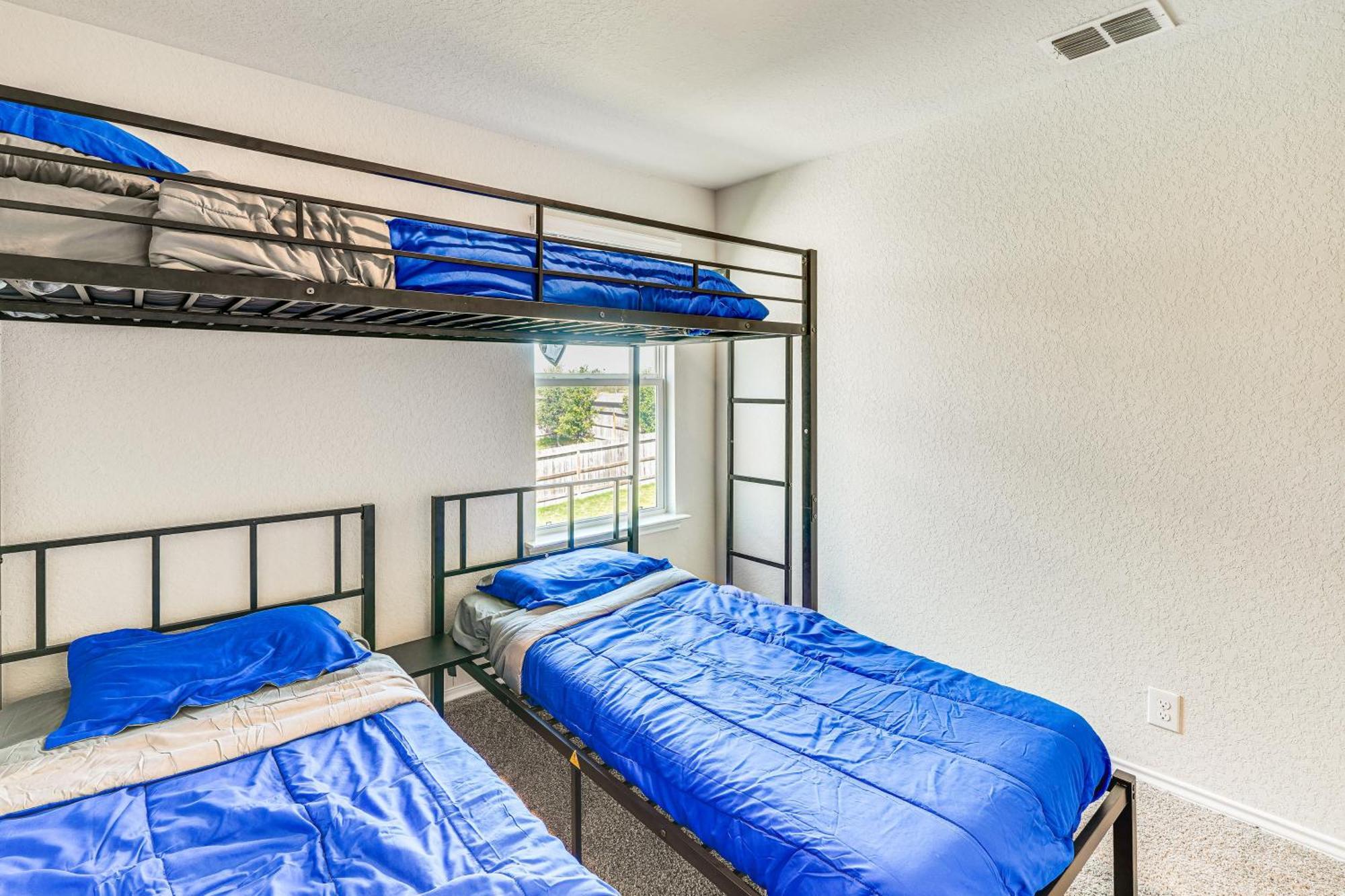 With Pool Access 11 Mi To Seaworld * San Antonio