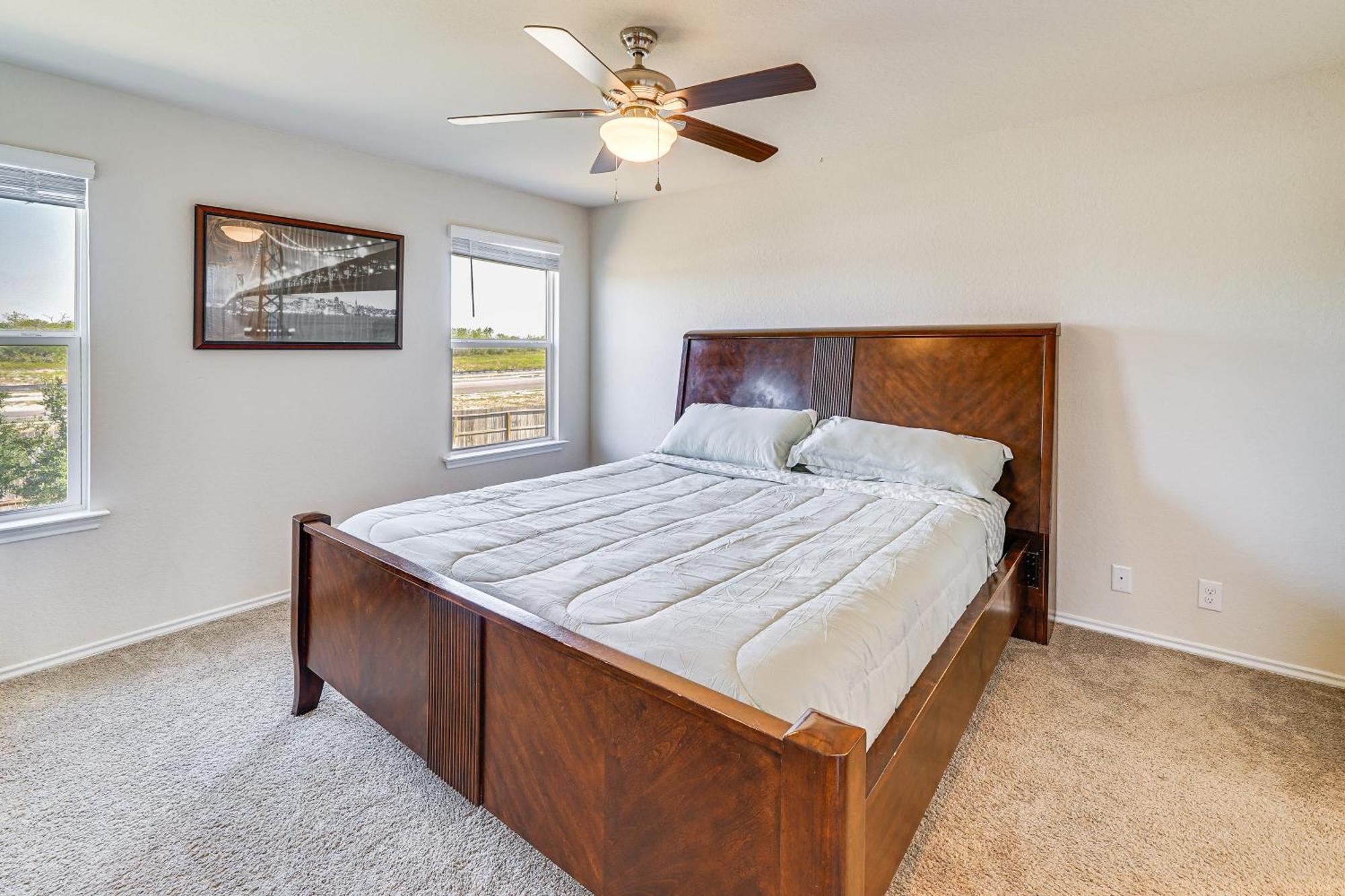 Holiday home With Pool Access 11 Mi To Seaworld