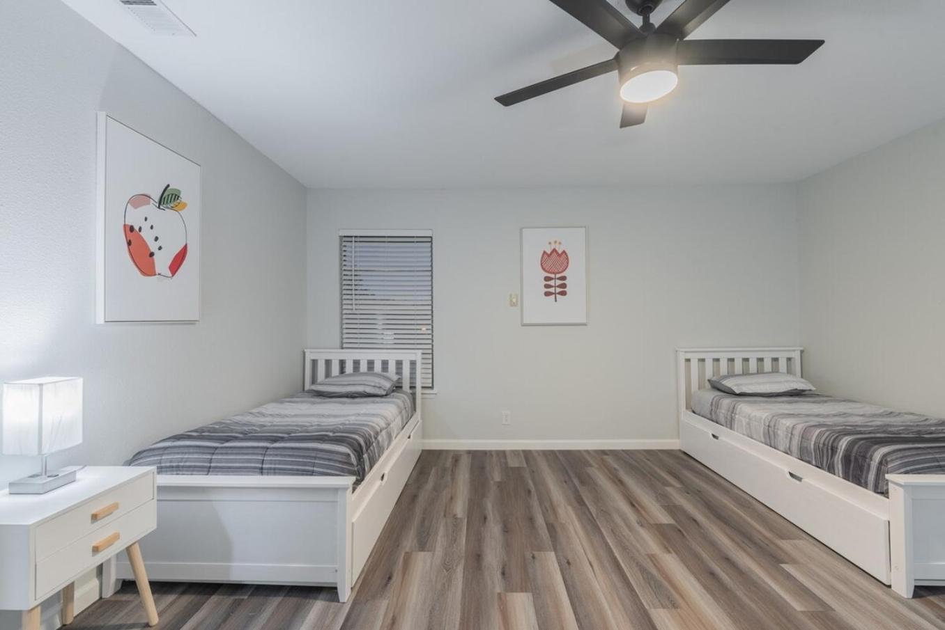 Holiday home Luxurious With Hot Tub & Tree Deck By 6flags