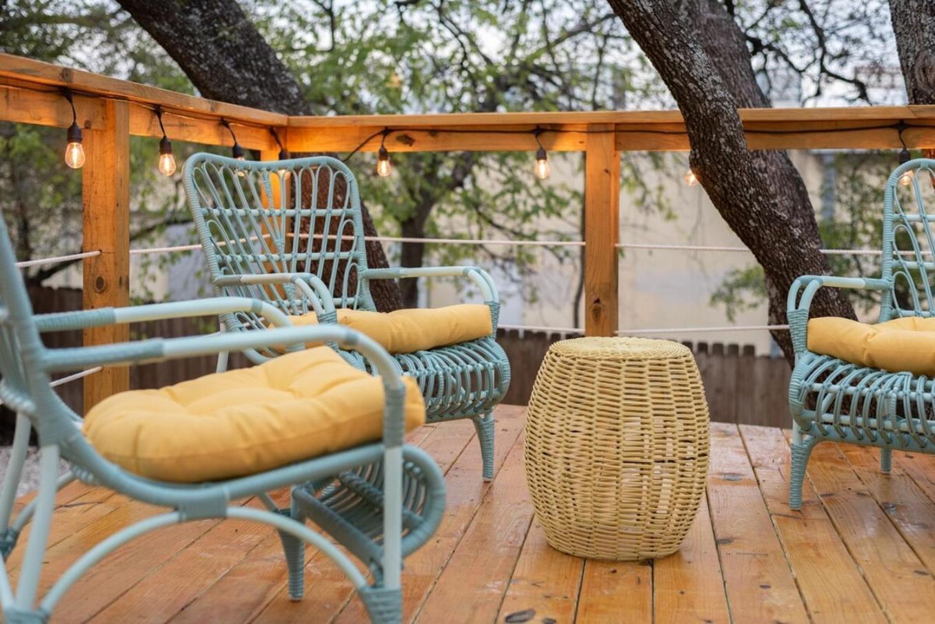 Luxurious With Hot Tub & Tree Deck By 6flags Holiday home