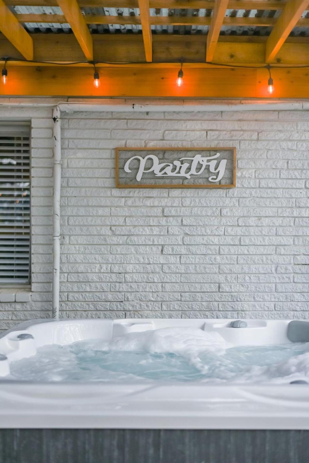 Holiday home Luxurious With Hot Tub & Tree Deck By 6flags