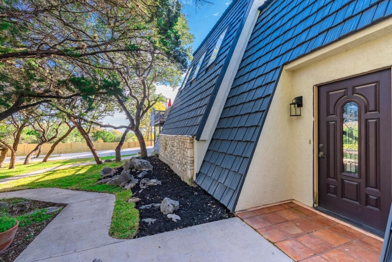 Breathtaking Roof Pool Views, Gameroom, Firepit *