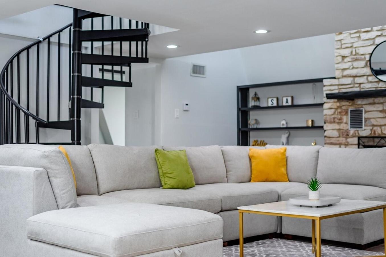 Breathtaking Roof Pool Views, Gameroom, Firepit * San Antonio
