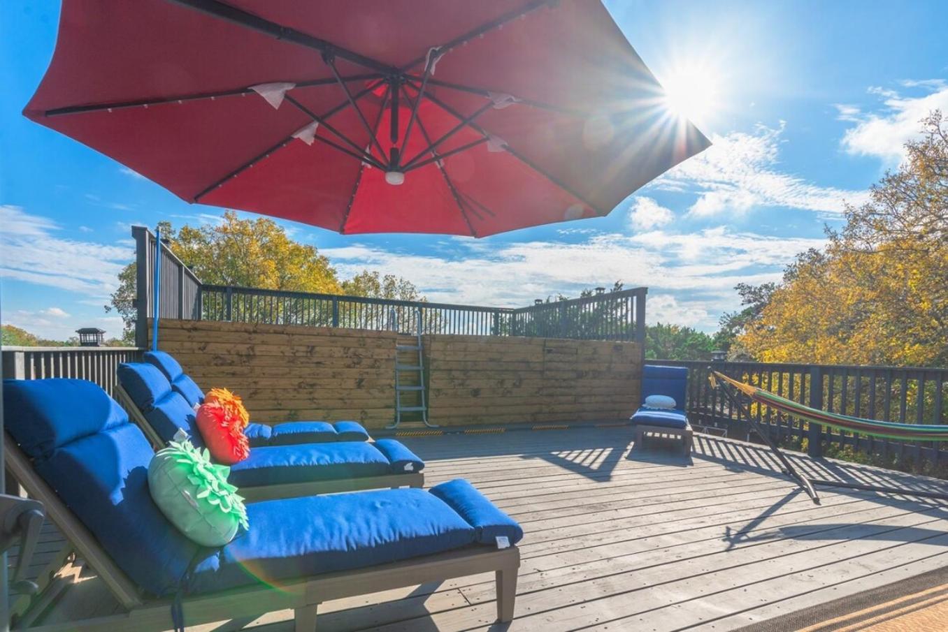 Holiday home Breathtaking Roof Pool Views, Gameroom, Firepit