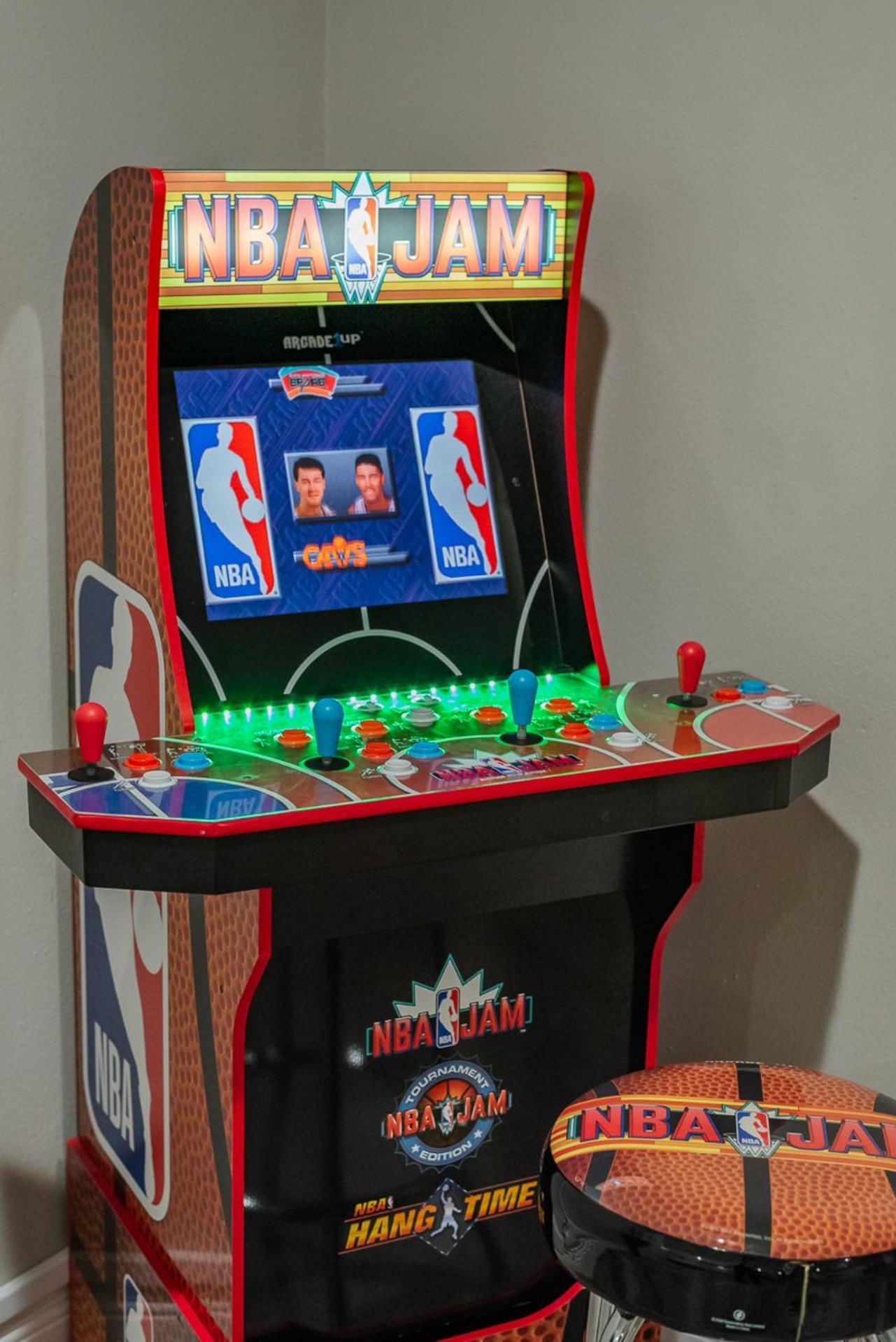 Fun 'n Sun Heated Pool & Gameroom By Fiesta Texas Holiday home *