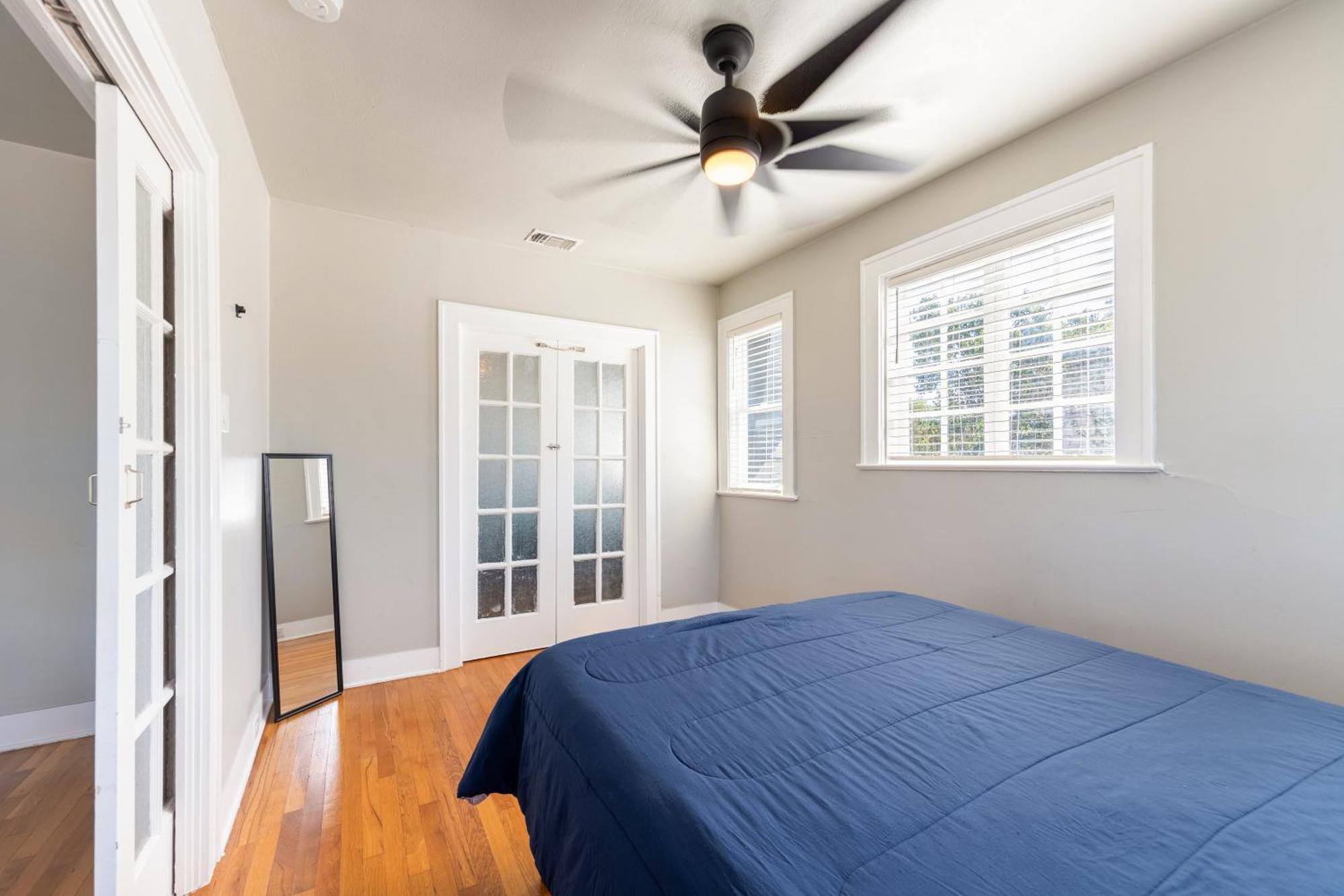 Luxurious 3 Bedroom Near Downtown And Convention Center Holiday home *