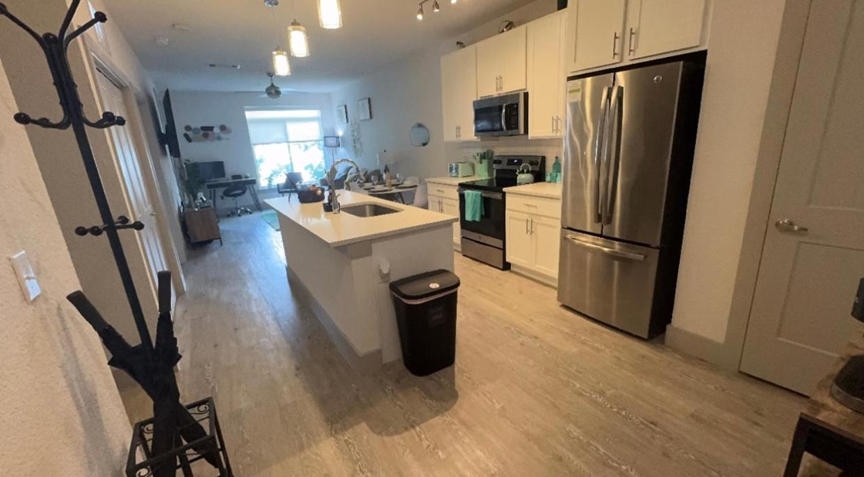Beautiful On Riverwalk King W Free Parking Pet Friendly Centrally Located On The Riverwalk Apartment San Antonio