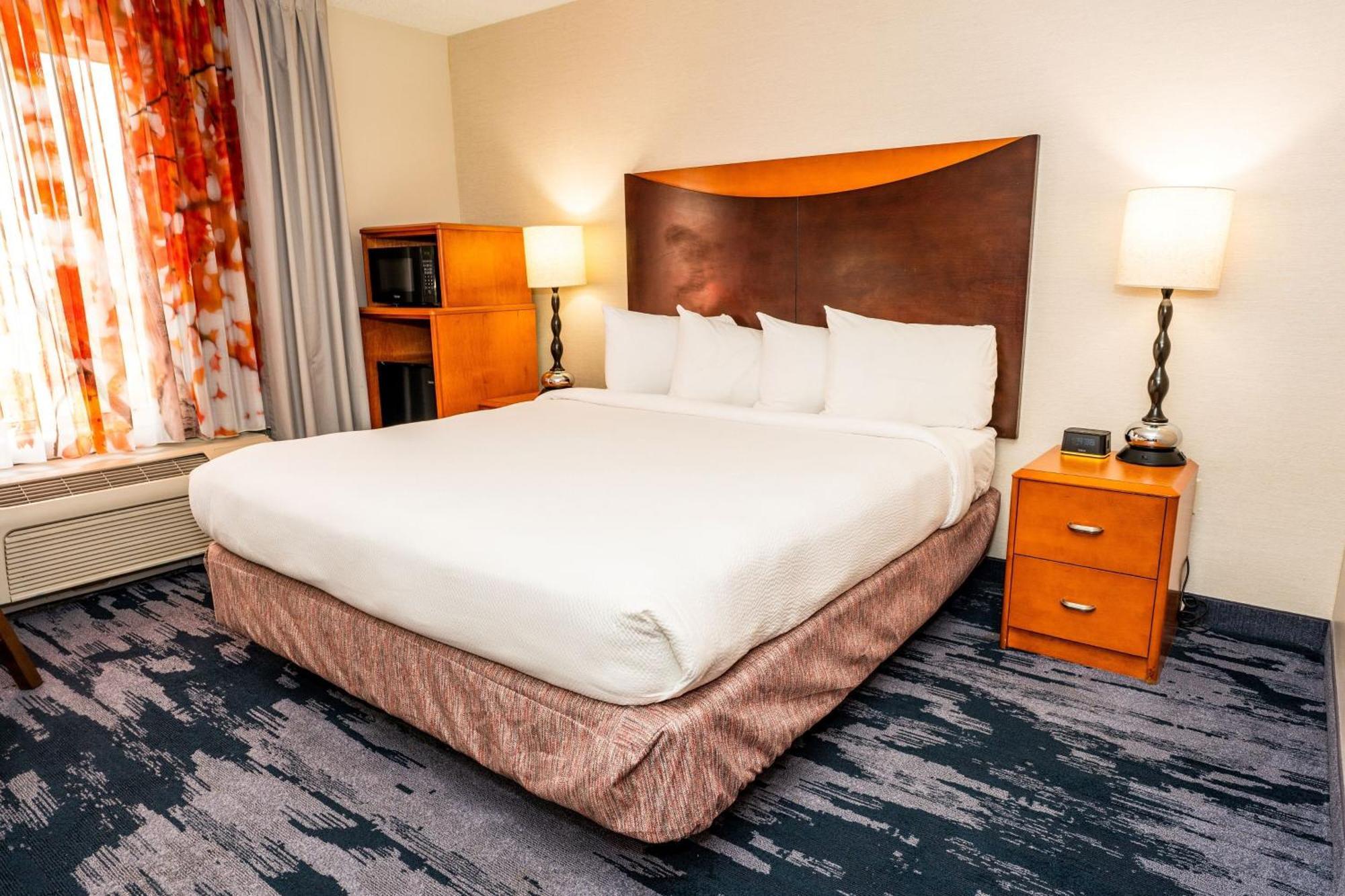 Hotel Fairfield & By Marriott Downtown/alamo Plaza 3*