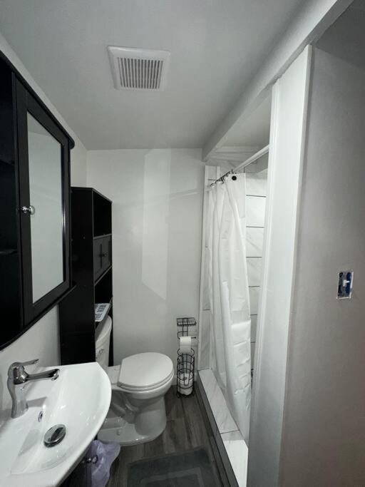 Downtown Tower View 2br2ba Family Friendly Holiday home