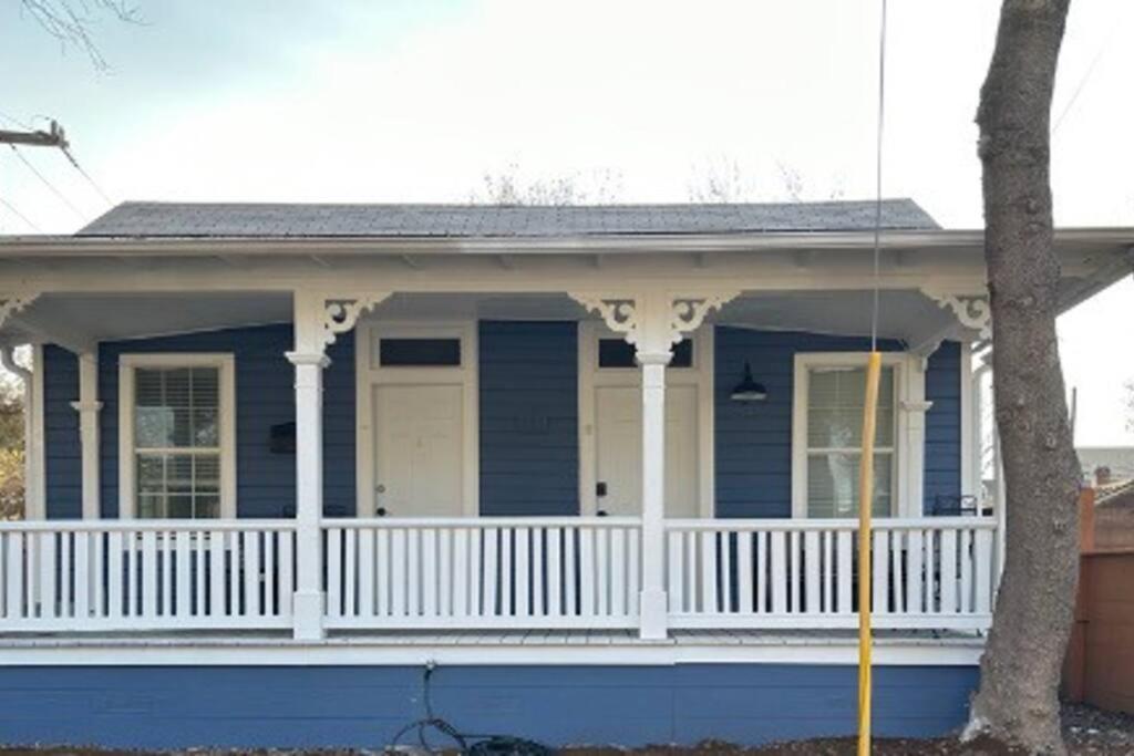 Holiday home Downtown Tower View 2br2ba Family Friendly *