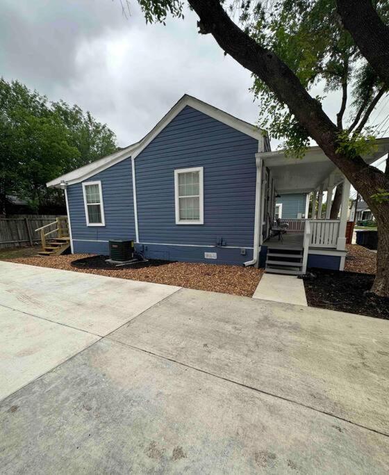 Holiday home Downtown Tower View 2br2ba Family Friendly