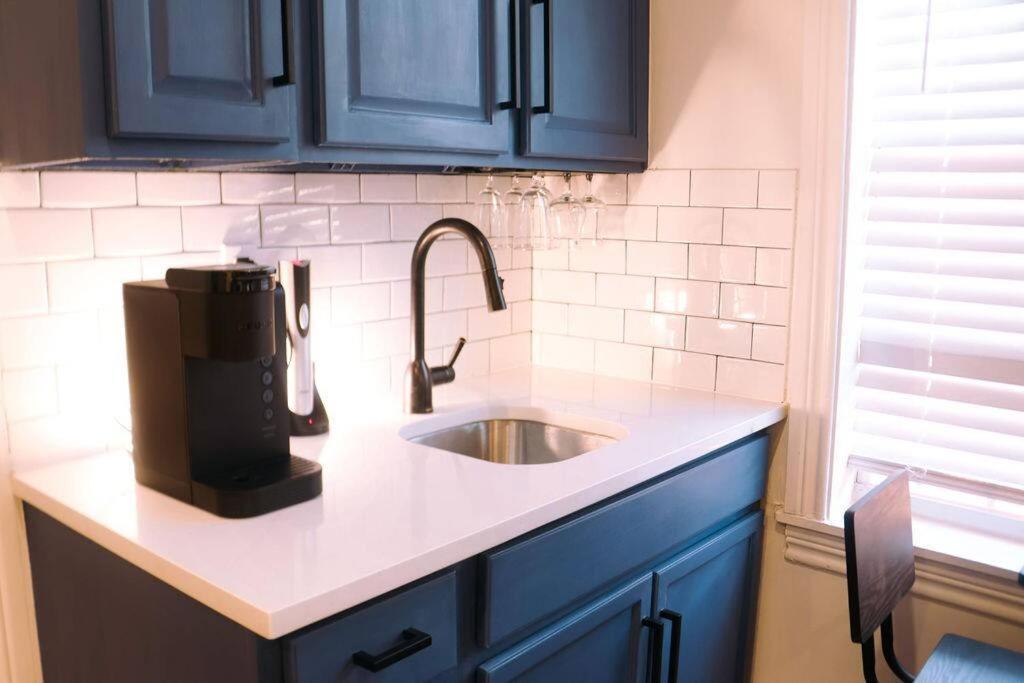 Downtown Tower View 2br2ba Family Friendly *