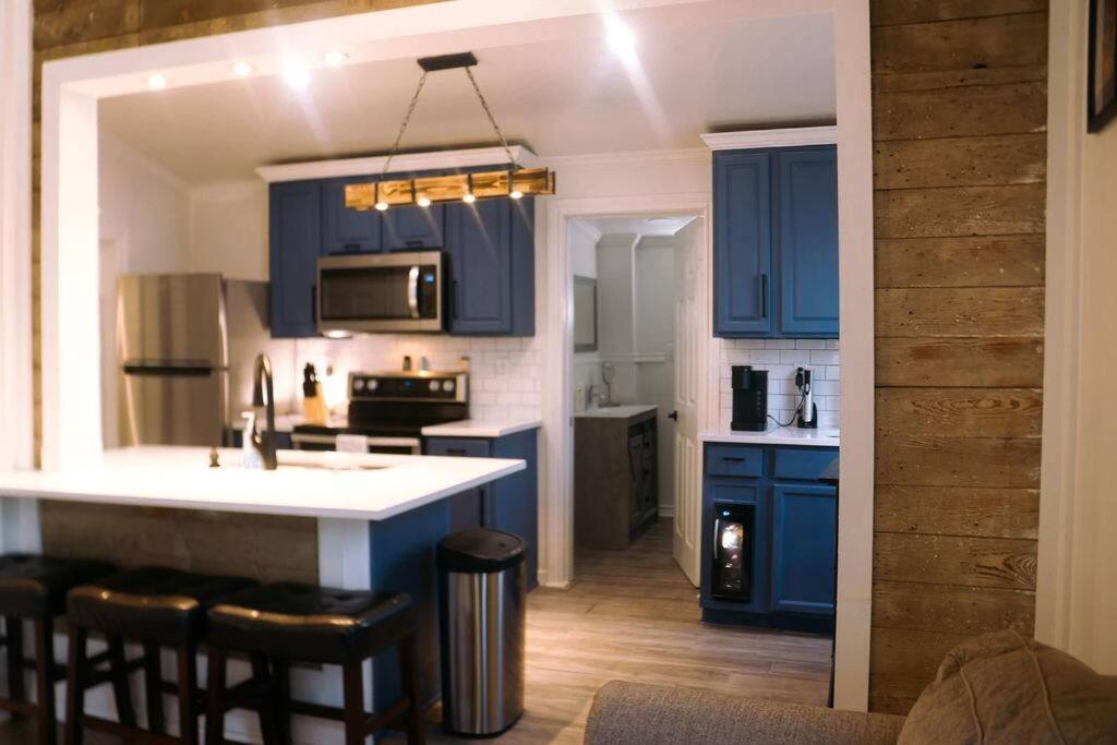 Downtown Tower View 2br2ba Family Friendly