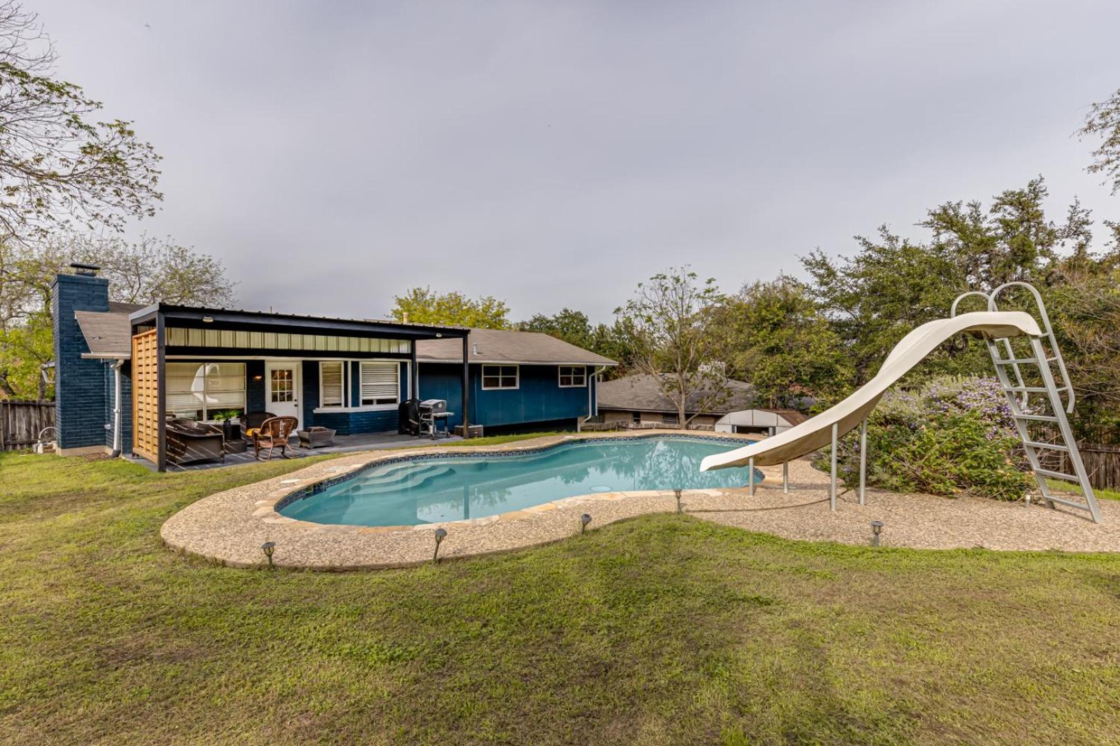 Cute With A Backyard Pool Holiday home *