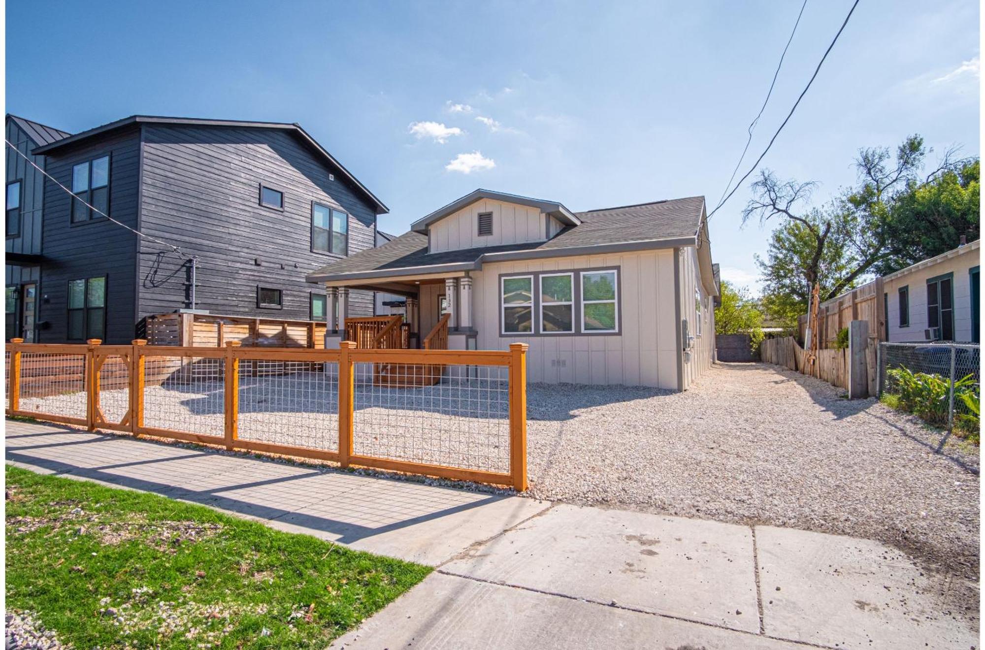 Perfect Spot To Relax 4br3ba Near Dtown Hemisfair *