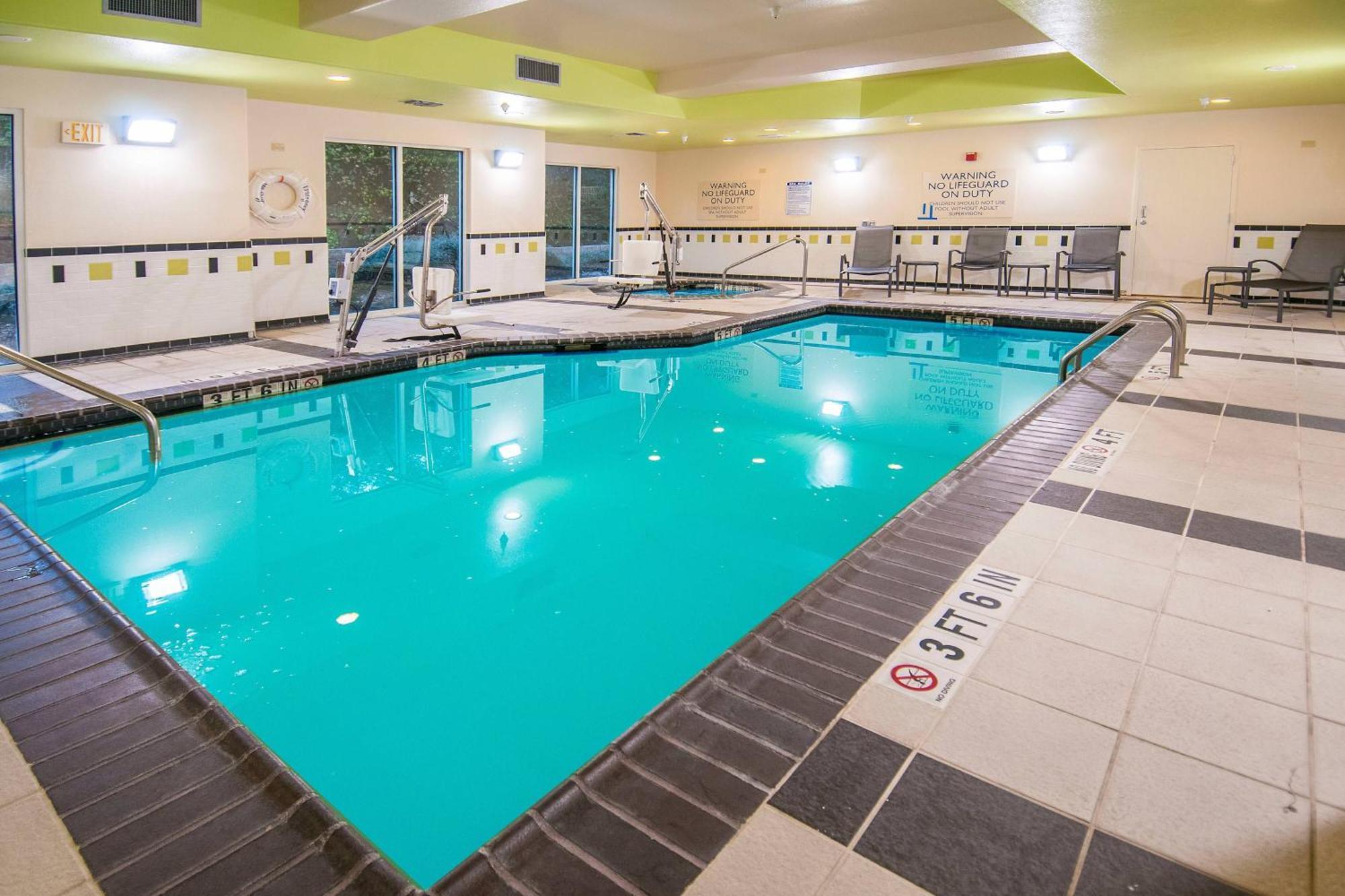 Fairfield & By Marriott North/stone Oak Hotel