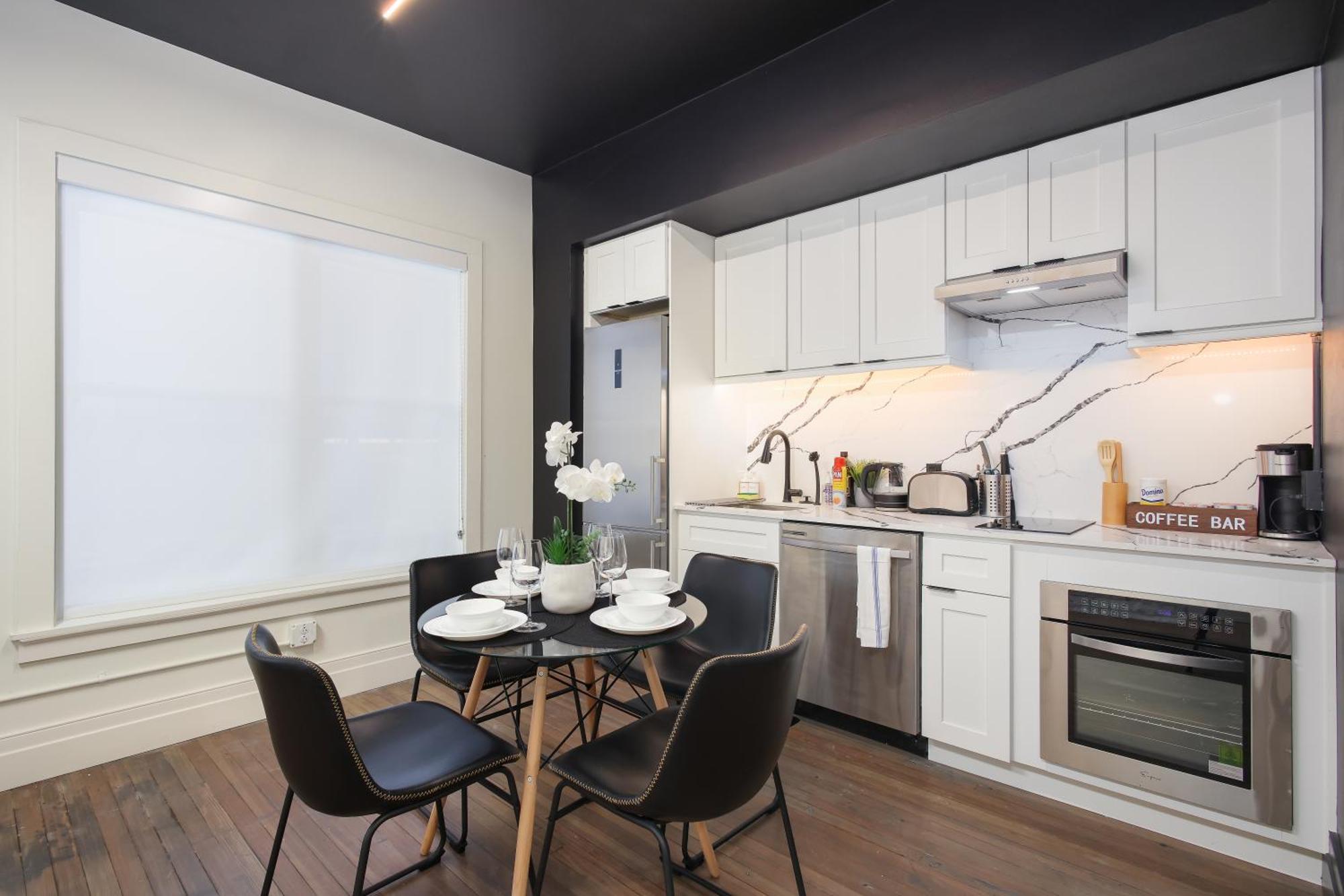 Chic 1Br W Gym & Parking, On Rvrwalk, Near Dome Apartment *