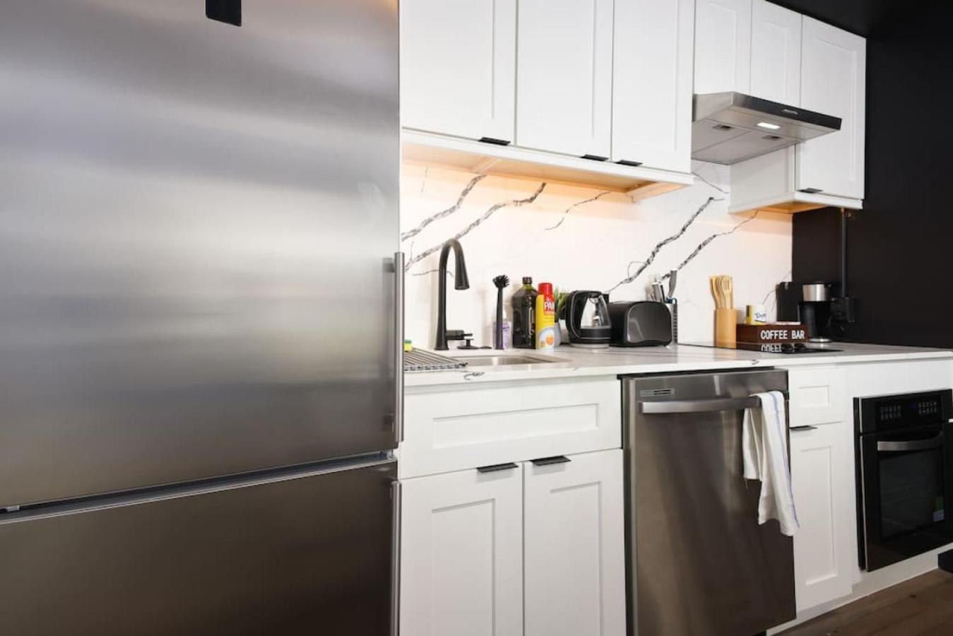 Chic 1Br W Gym & Parking, On Rvrwalk, Near Dome San Antonio