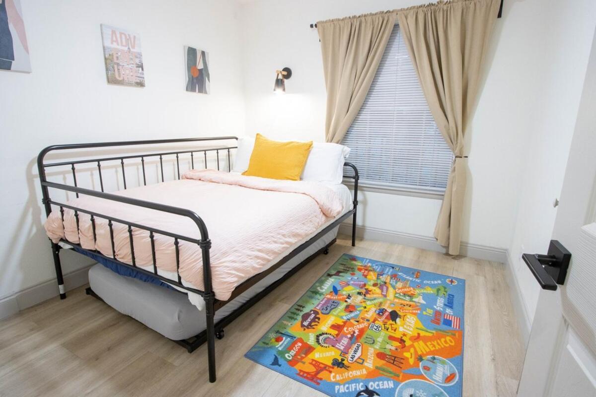 Beautiful Family Mins To Lackland Holiday home *