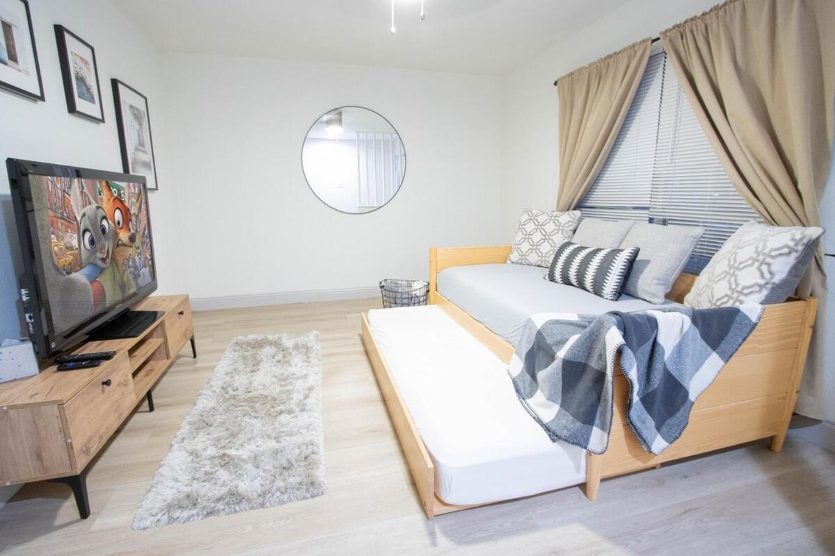 Holiday home Beautiful Family Mins To Lackland