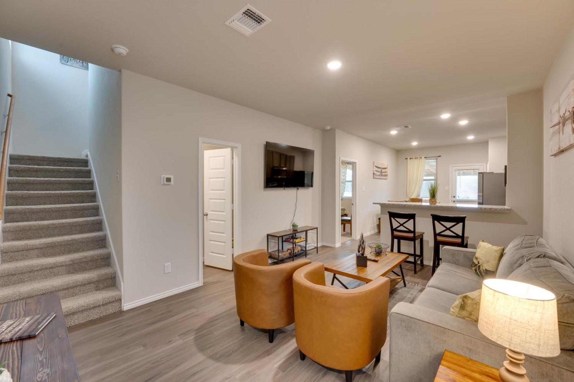 6 Mi To Lackland Afb Hot Tub, Pool And Game Room! * San Antonio