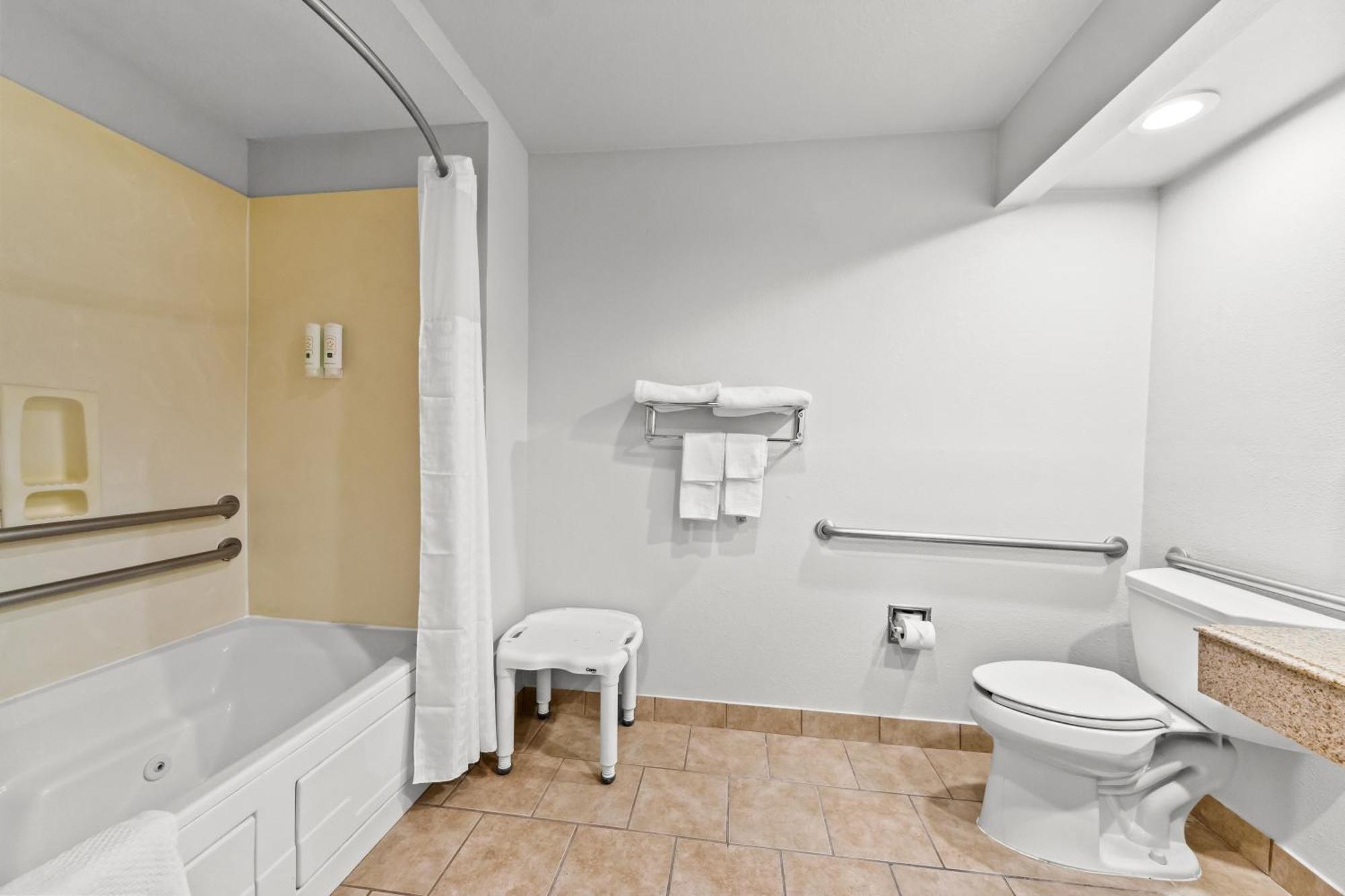 Quality & Airport North - Stone Oak 3* San Antonio