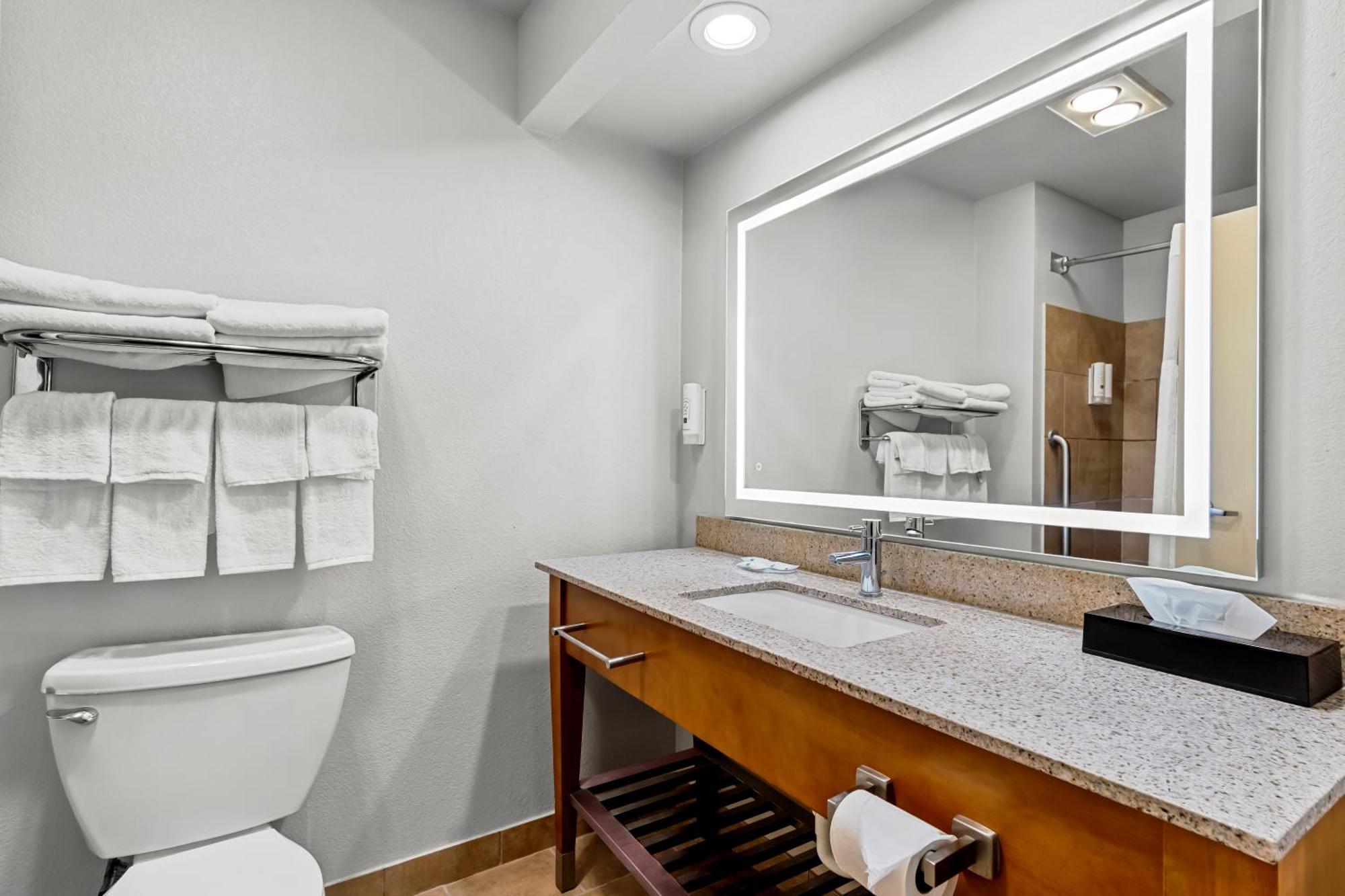Hotel Quality & Airport North - Stone Oak