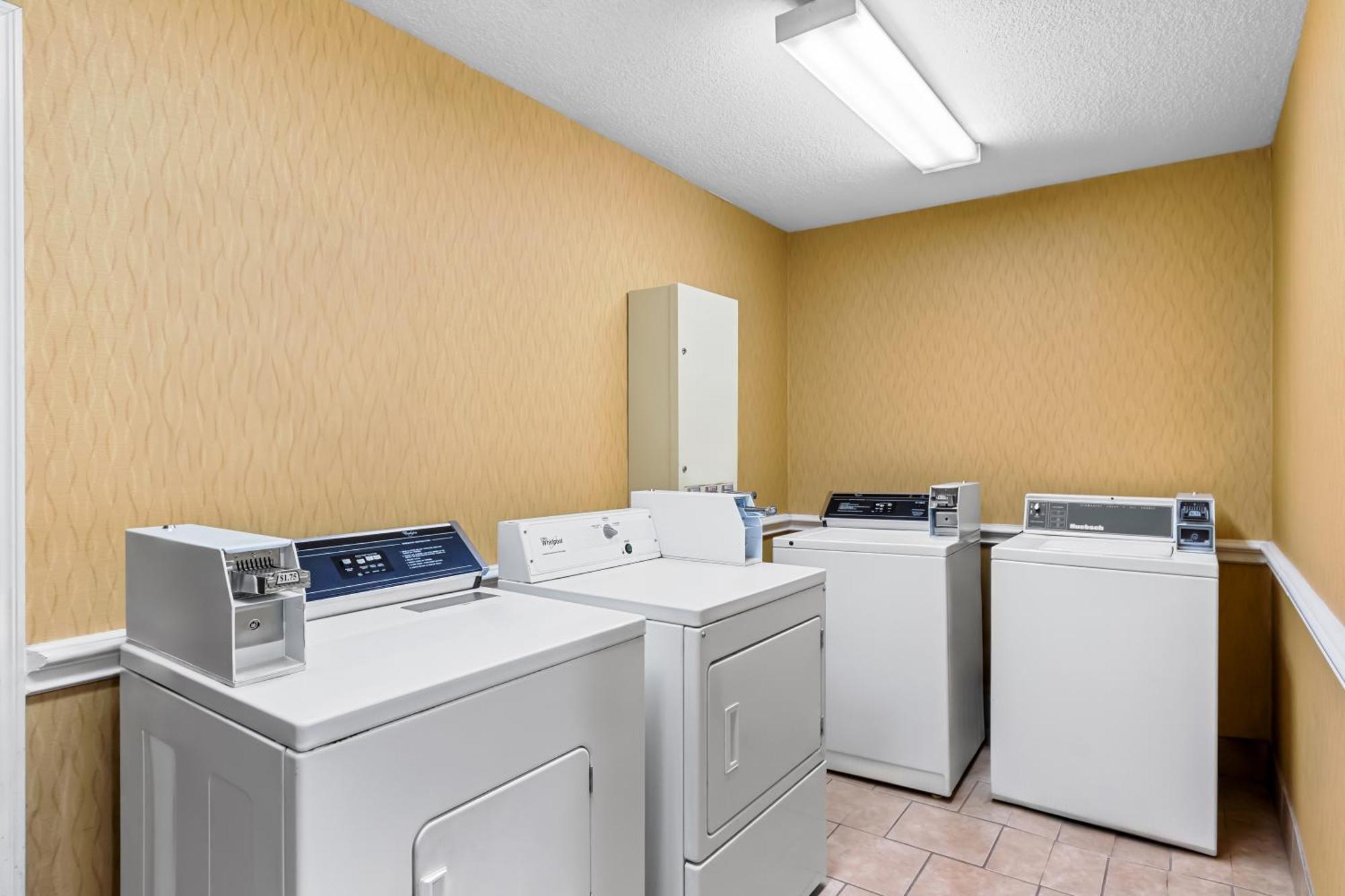 Quality & Airport North - Stone Oak 3*