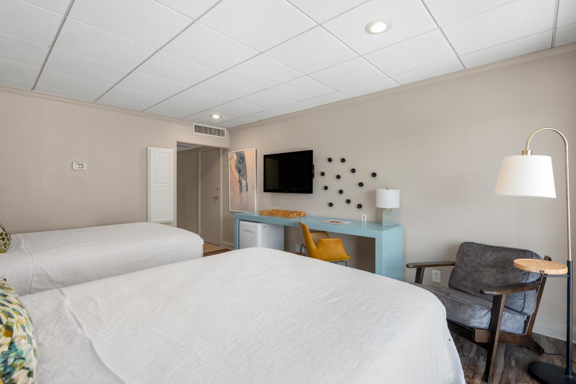 Riverwalk Plaza Hotel 3*