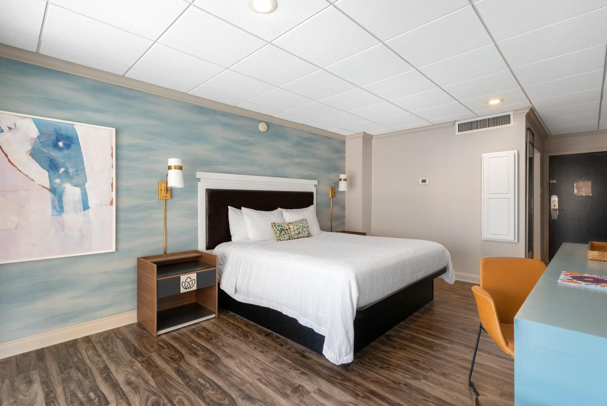 Riverwalk Plaza Hotel