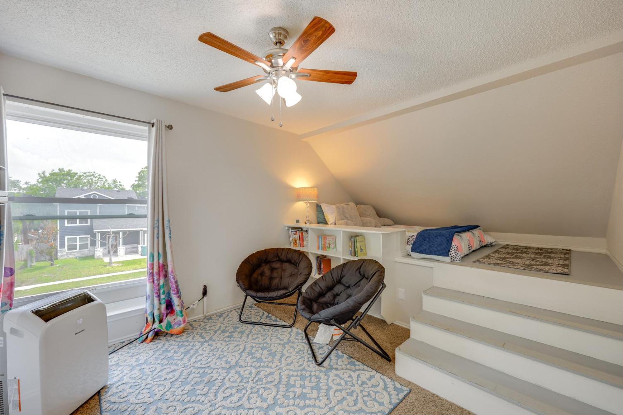 Dog-friendly Live Oak With Hot Tub And Game Room! Holiday home