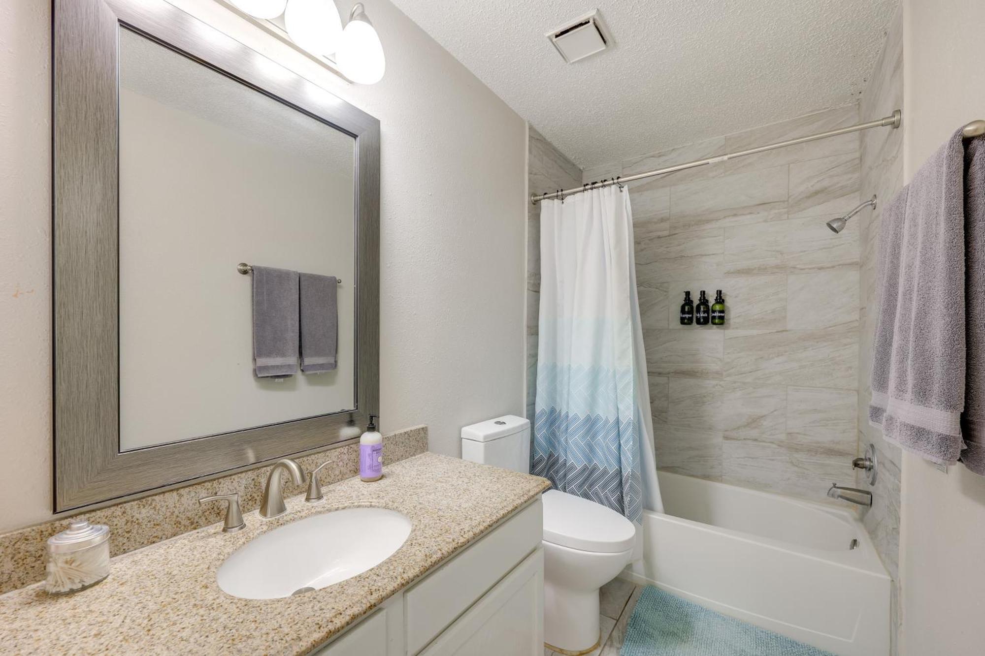 Dog-friendly Live Oak With Hot Tub And Game Room! Holiday home