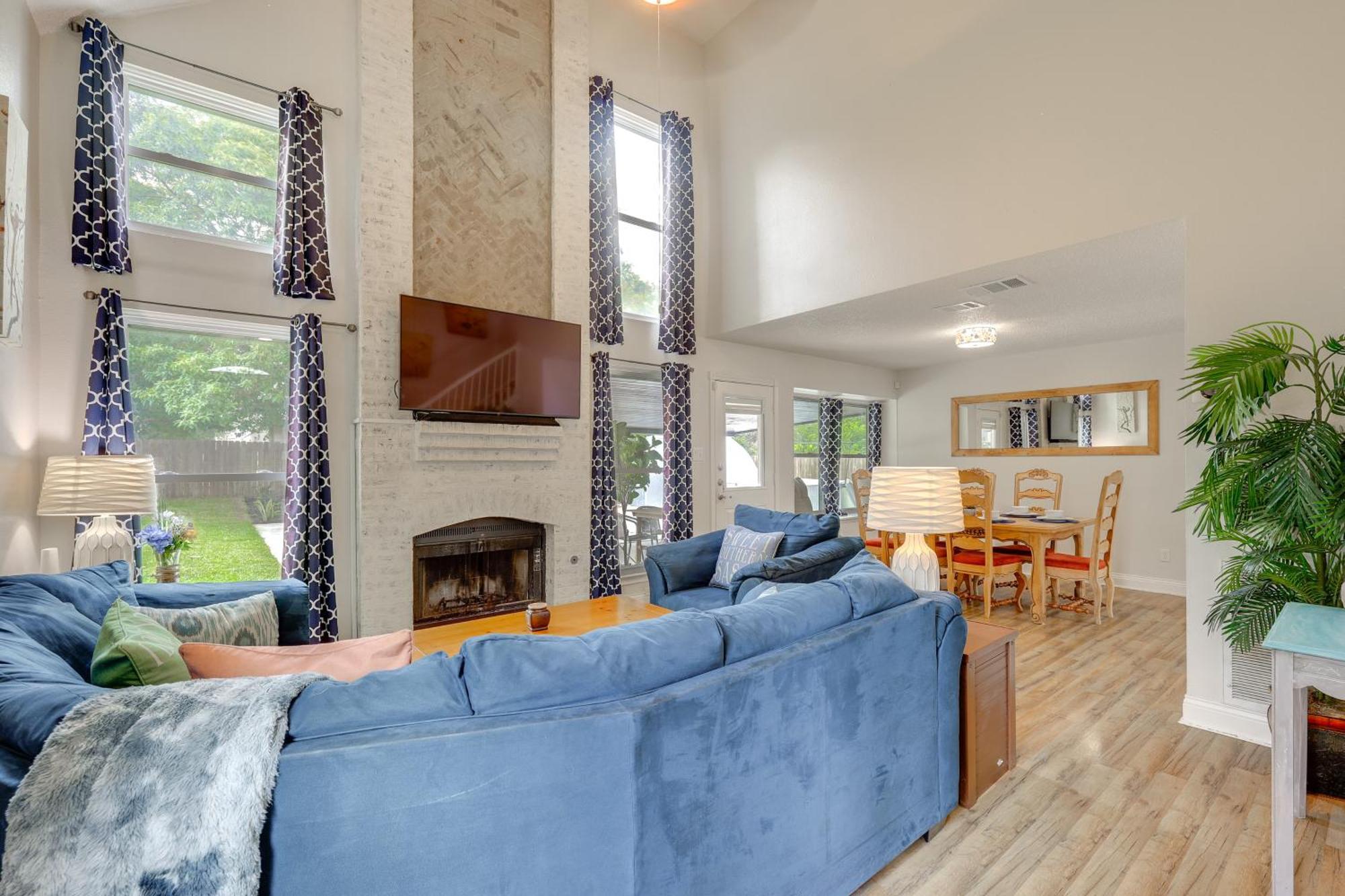 Holiday home Dog-friendly Live Oak With Hot Tub And Game Room!
