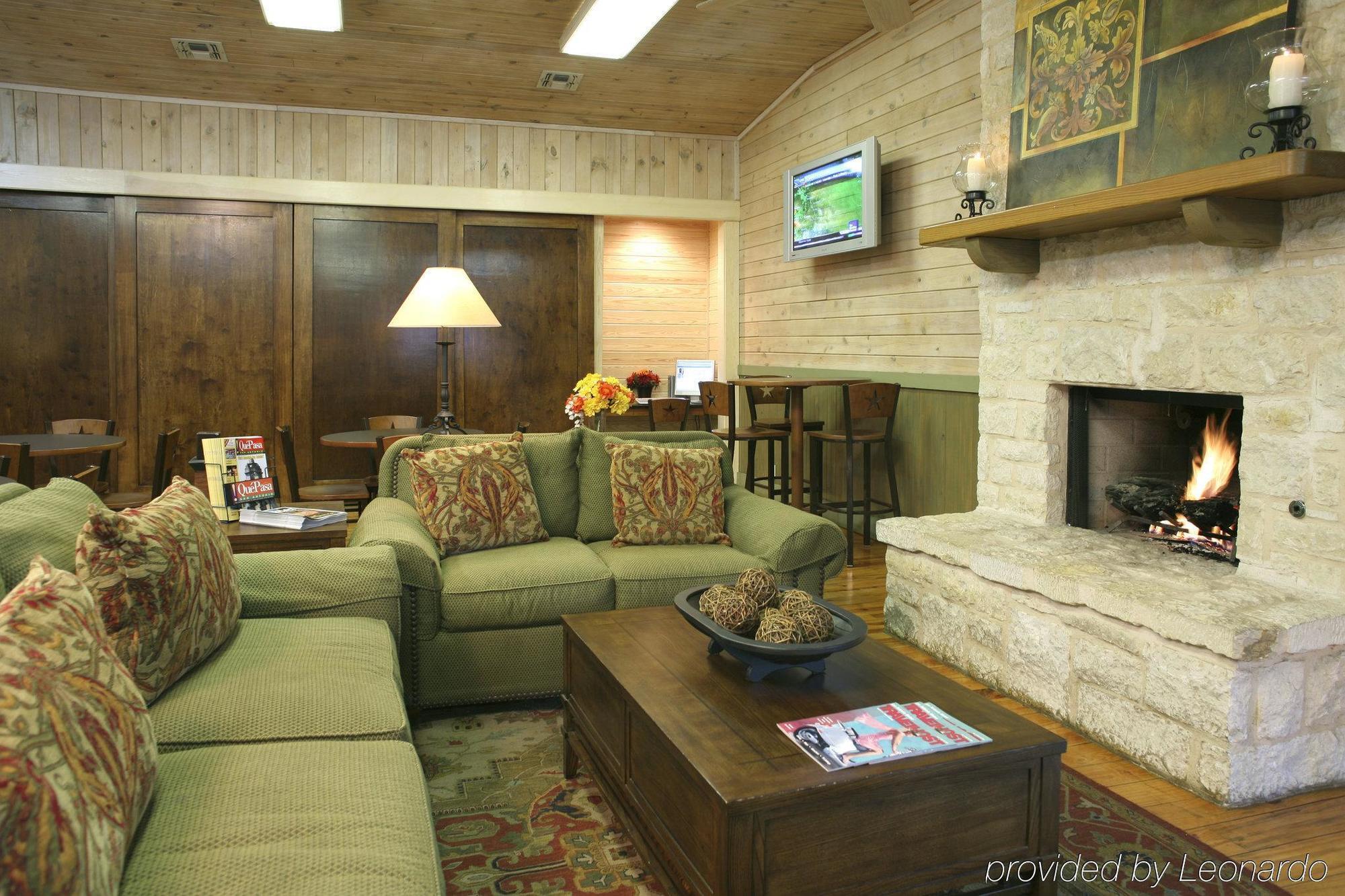 Salado Creek Hotel 3*