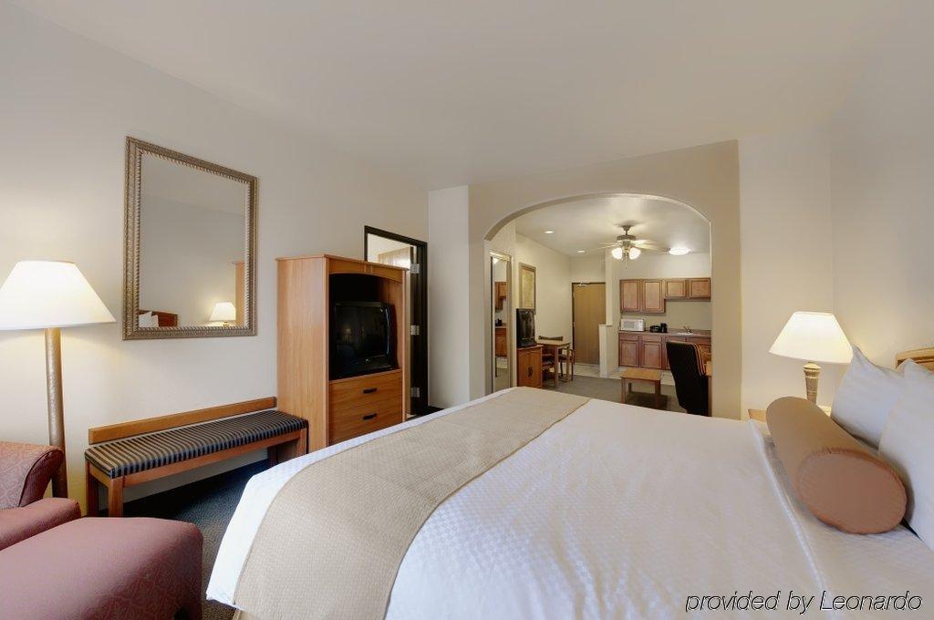 Western Hill Country - Hotel San Antonio