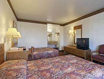 Super 8 By Wyndham At I-10 2* San Antonio