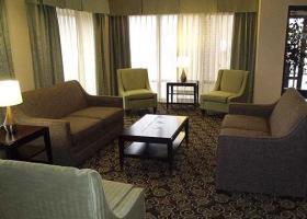 Hotel Spark By Hilton Northwest Near Six Flags 3*