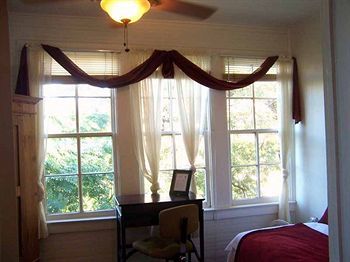 On The Riverwalk Bed & Breakfast 3*