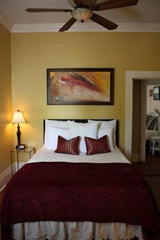 On The Riverwalk Bed & Breakfast