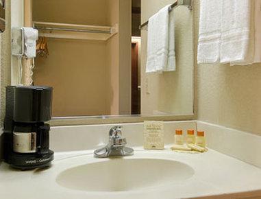 Hotel Days By Wyndham Airport