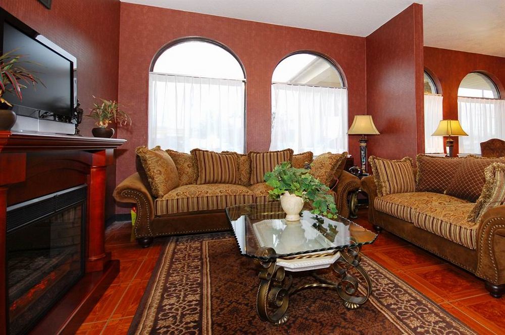 Super 8 By Wyndham At I-10 2*