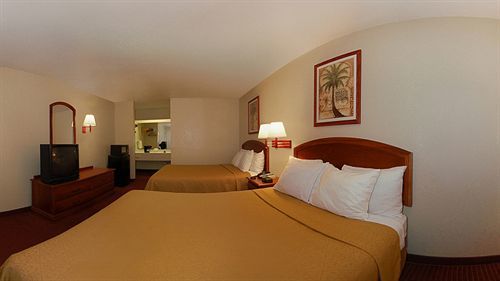 Motel Super 8 By Wyndham At I-10 2*