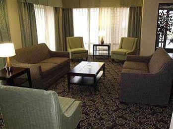 Spark By Hilton Northwest Near Six Flags 3* San Antonio