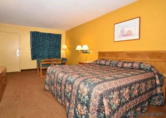 6 Tx I10 West Hotel