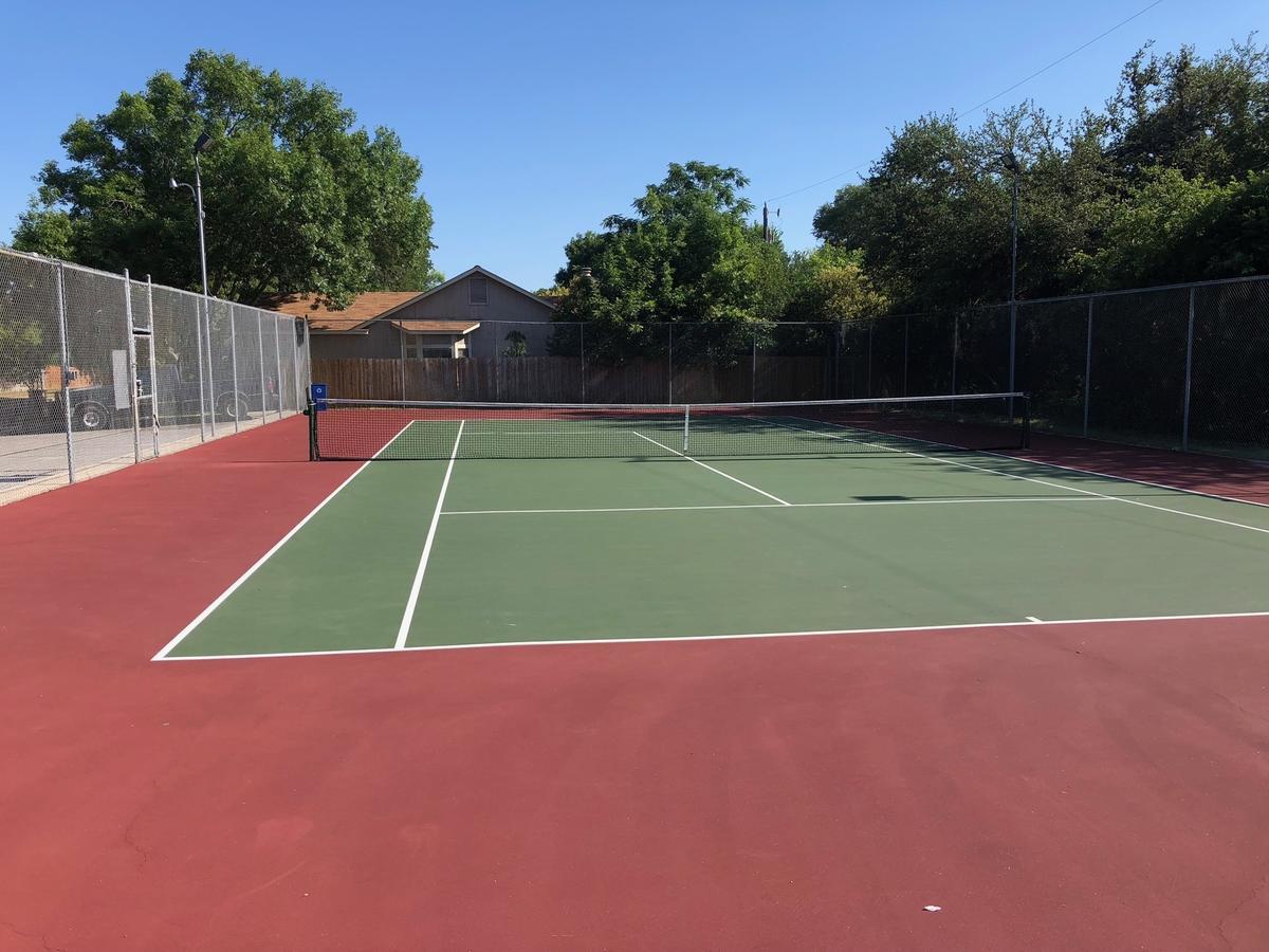 Beautiful House In An Upscale Neighborhood With Pool, Private Patio & Bbq * San Antonio