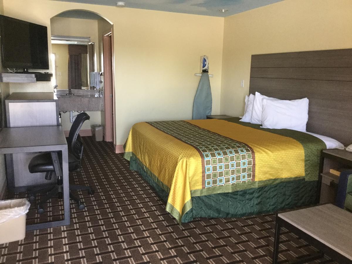 Luxury And Seaworld Motel