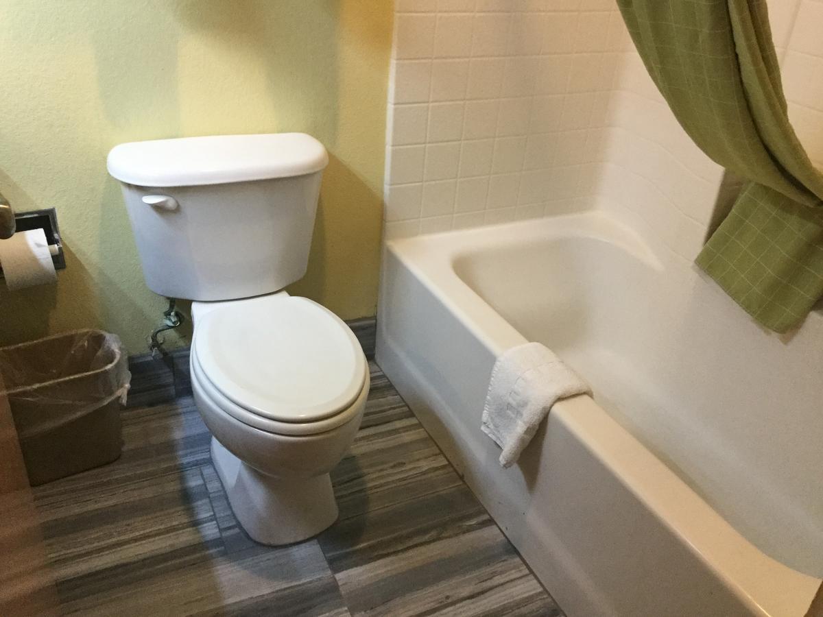 Luxury And Seaworld Motel San Antonio