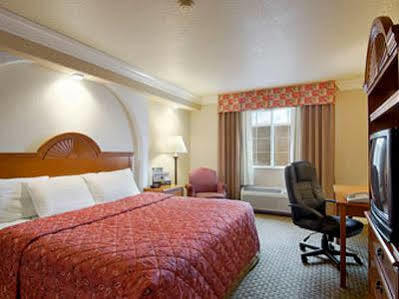 Hotel Days By Wyndham Airport 2*