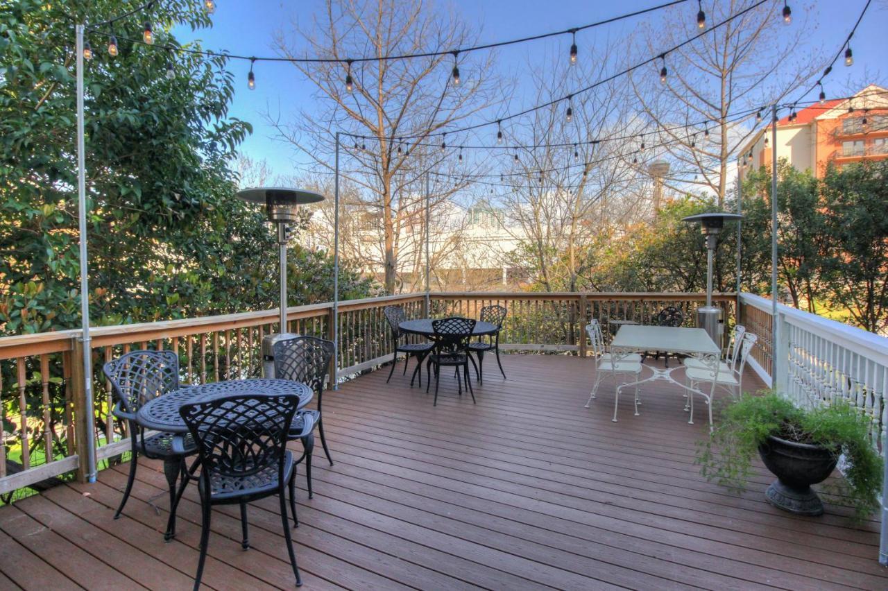 Bed & Breakfast On The Riverwalk San Antonio