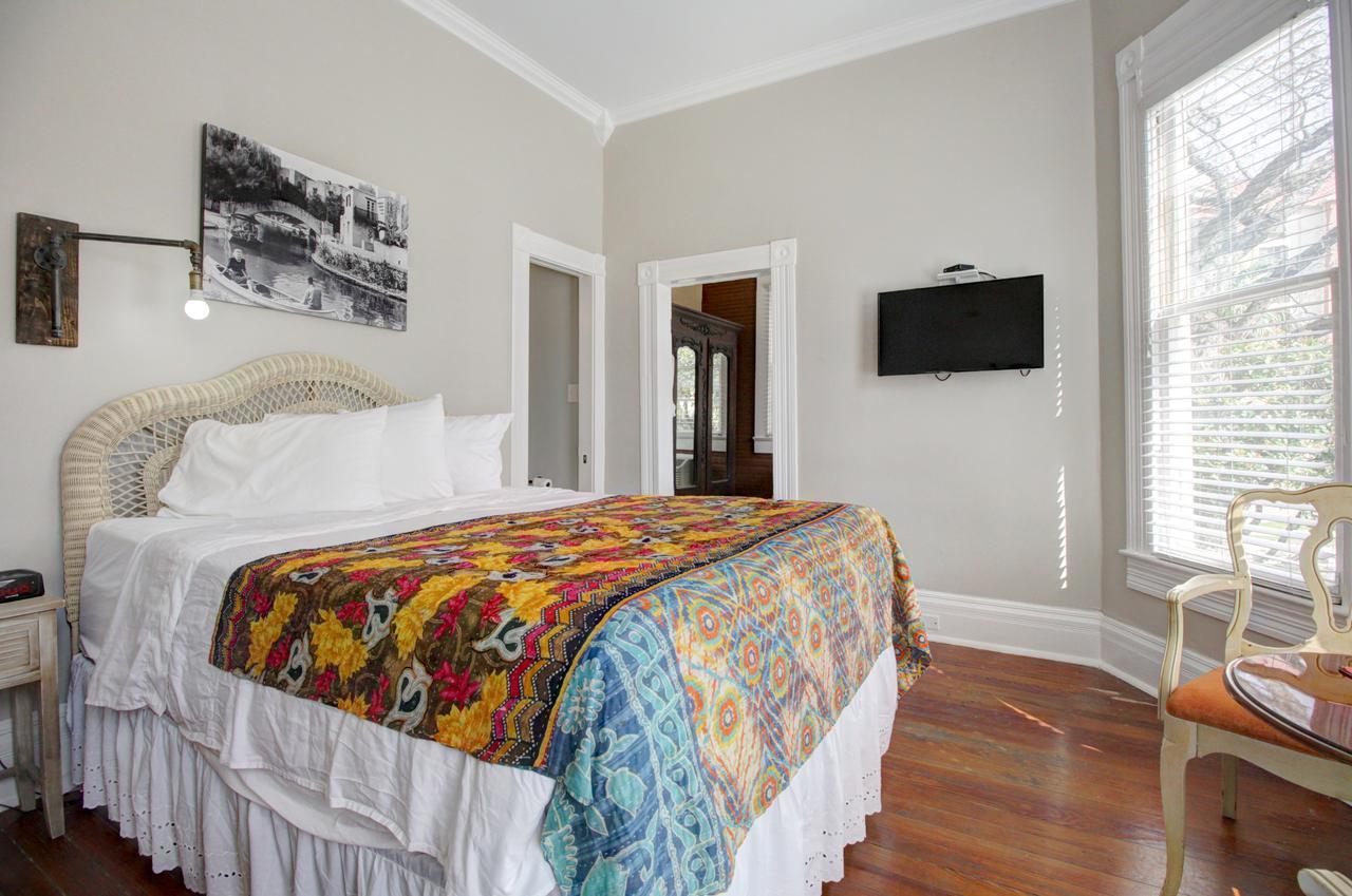 On The Riverwalk Bed & Breakfast 3*